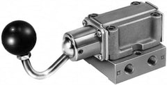 Parker - 3/8" NPT Mechanically Operated Air Valve - 4-Way, 3 Position, Hand Toggle-Locking, 1.5 CV Rate, 150 Max psi & 160°F Max Temp - Americas Tooling