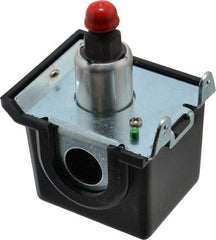 United Electric Controls - 30 to 300" Hg VAC Adjustable Range, General Purpose Diaphragm - 1/4 Thread - Americas Tooling