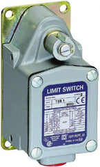 Square D - SPDT, 600 VAC, Screw Terminal, Rotary Spring Return Actuator, General Purpose Limit Switch - 1, 2, 4, 12, 13 NEMA Rating, IP67 IPR Rating - Americas Tooling