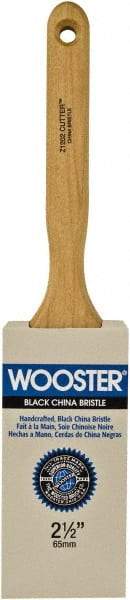 Wooster Brush - 2-1/2" Flat Hog Sash Brush - 3-3/16" Bristle Length, 6-1/8" Maple Fluted Handle - Americas Tooling