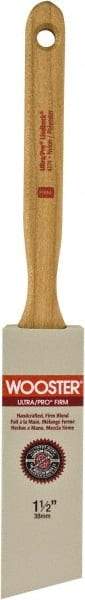 Wooster Brush - 1-1/2" Angled Nylon/Polyester Sash Brush - 2-7/16" Bristle Length, 7.88" Maple Fluted Handle - Americas Tooling