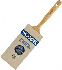 Wooster Brush - 2-1/2" Flat Hog Varnish Brush - 2-11/16" Bristle Length, 6-1/4" Maple Dowel Handle - Americas Tooling