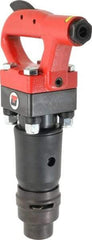 Universal Tool - 2,450 BPM, 1 Inch Long Stroke, Pneumatic Chipping Hammer - 24 CFM Air Consumption, 3/8 NPT Inlet - Americas Tooling