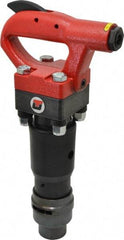 Universal Tool - 2,300 BPM, 3 Inch Long Stroke, Pneumatic Chipping Hammer - 26 CFM Air Consumption, 3/8 NPT Inlet - Americas Tooling